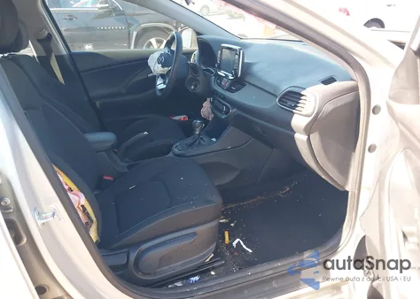 2018 Hyundai Elantra Gt z USA, uszkodzony, nr VIN KMHH35LE8JU077865